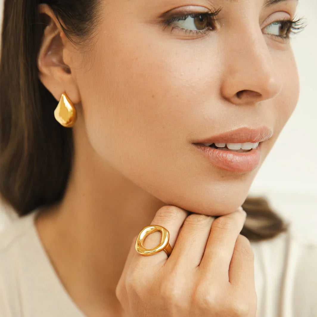 Vioraia Lana Curved Hoop Earrings