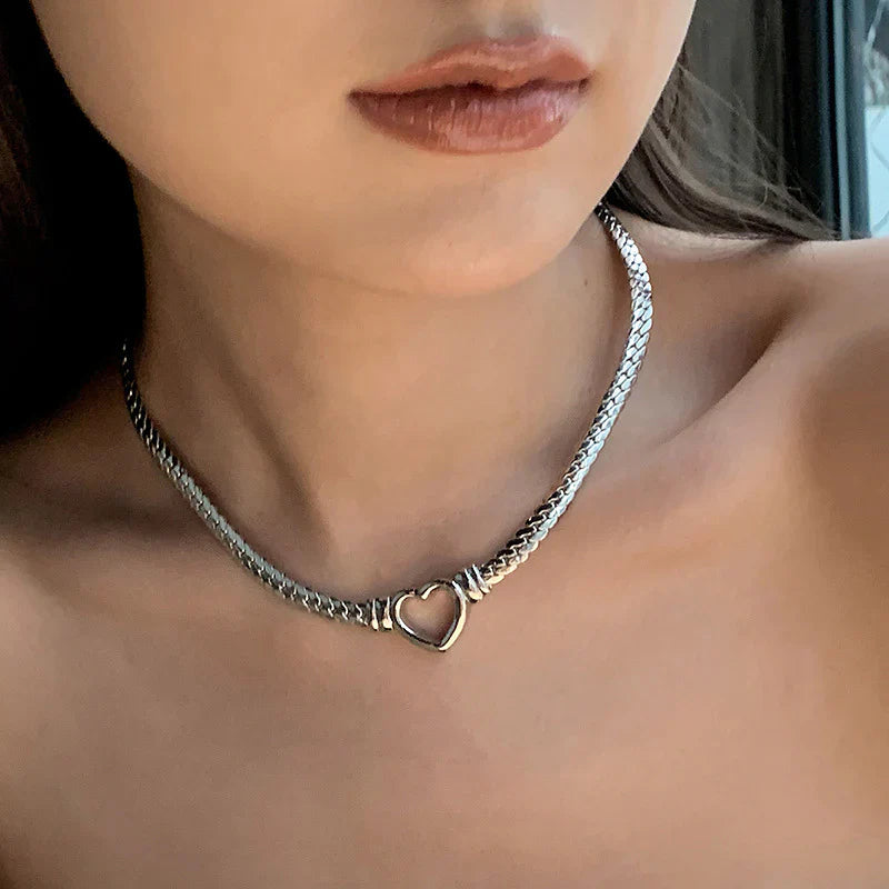 Vioraia Beverly Heart Necklace