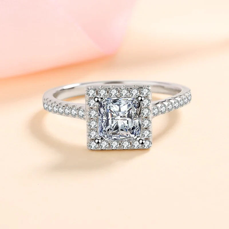 Vioraia Grand Gesture Ring