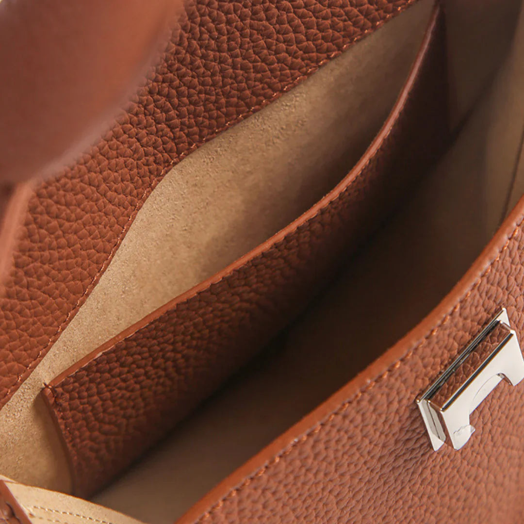 Vioraia Arden Saddle Crossbody Bag