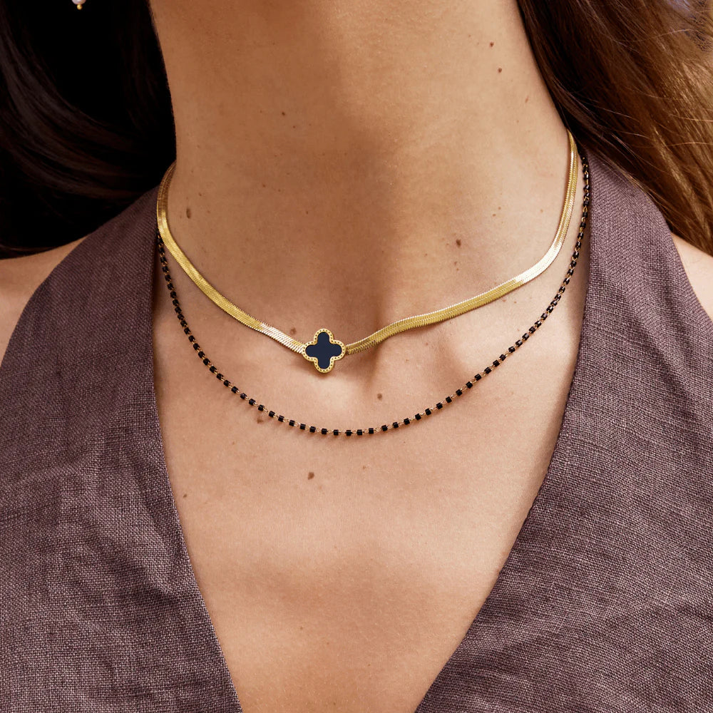 Vioraia Azalea Black Clover Necklace