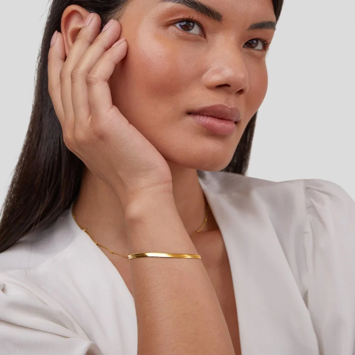 Vioraia Sarya Snake Chain Gold Bracelet