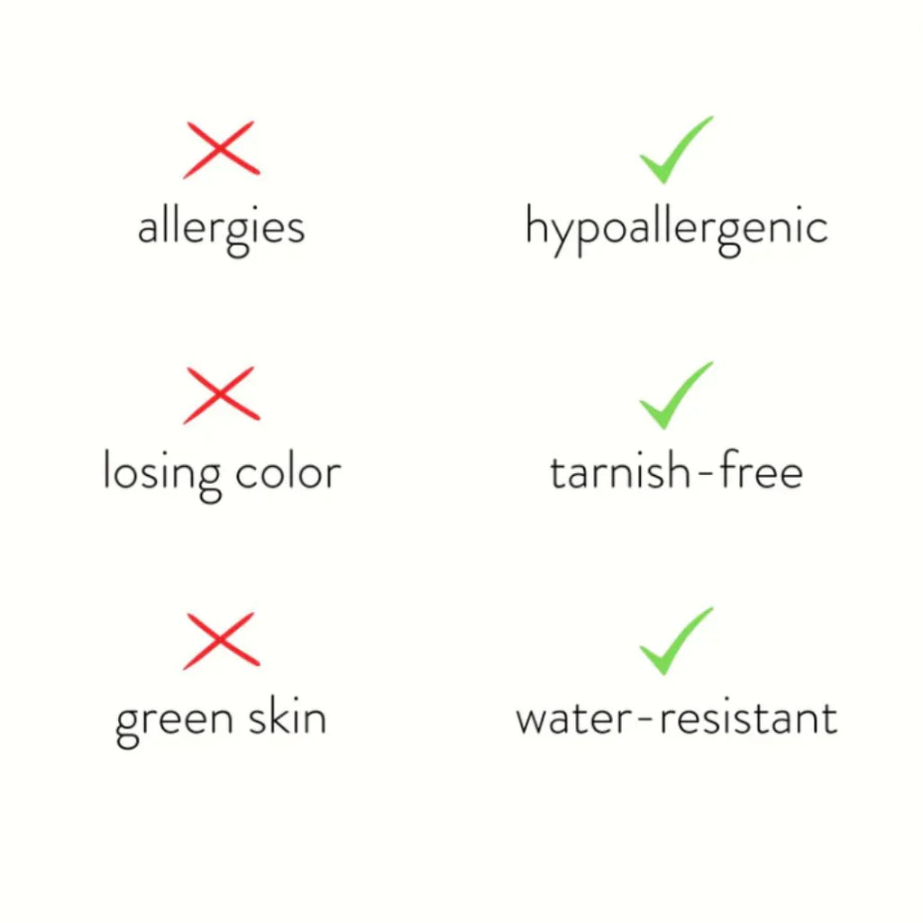 Vioraia Lucia Black Pendant Necklace