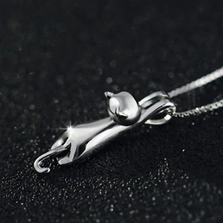 Vioraia Cute Kitten Pendant Necklace