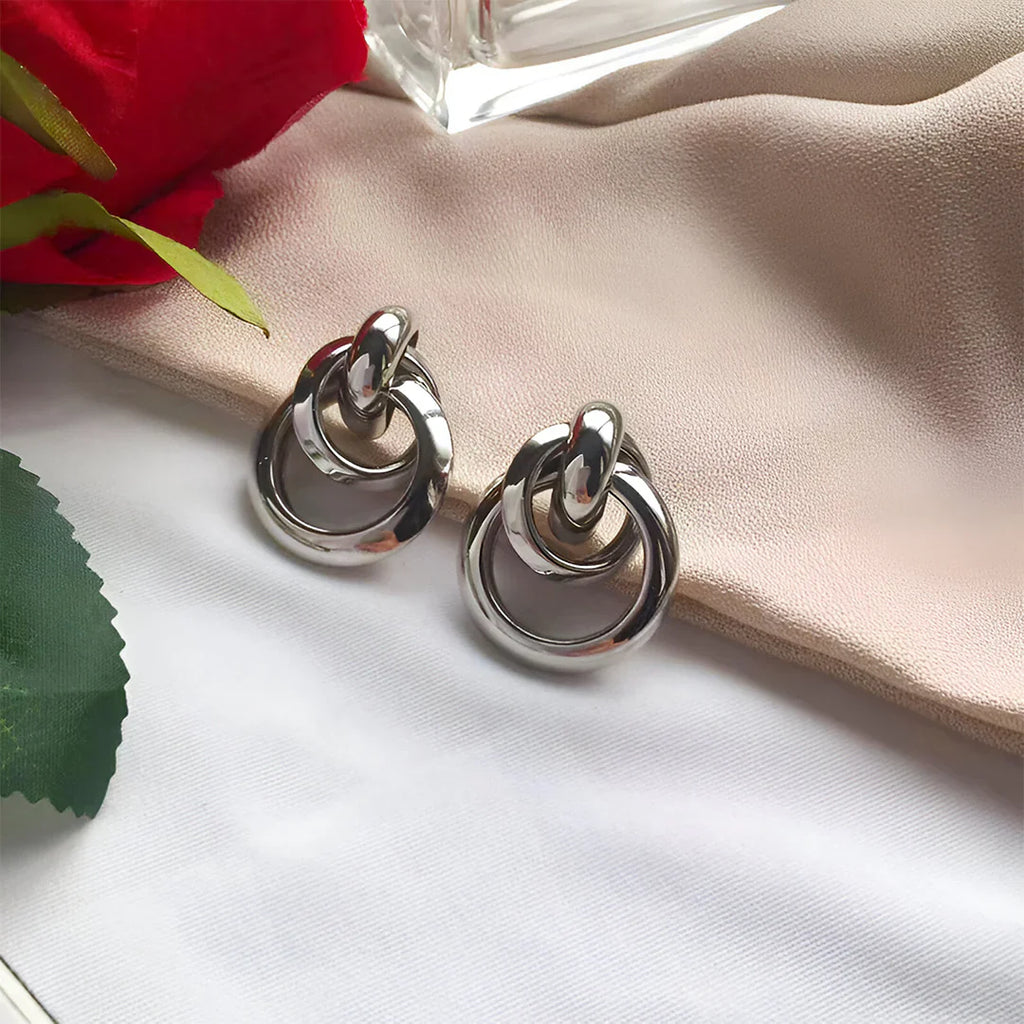 Vioraia Rhea Loop Echo Earrings