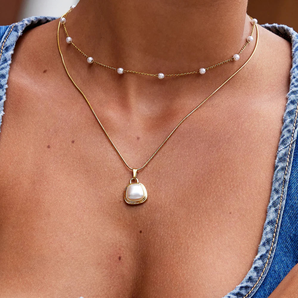 Vioraia Ivory Pearl Pendant Necklace