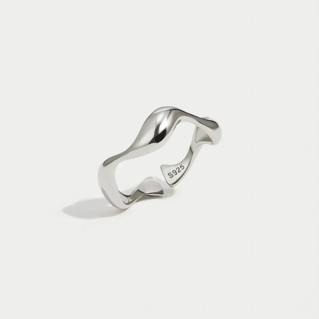 Vioraia Silver Wave Ring