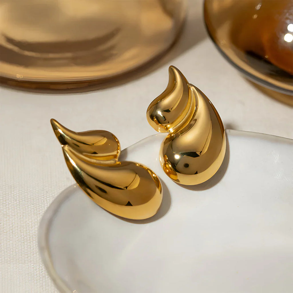 Vioraia Selena Lustrous Flow Earrings