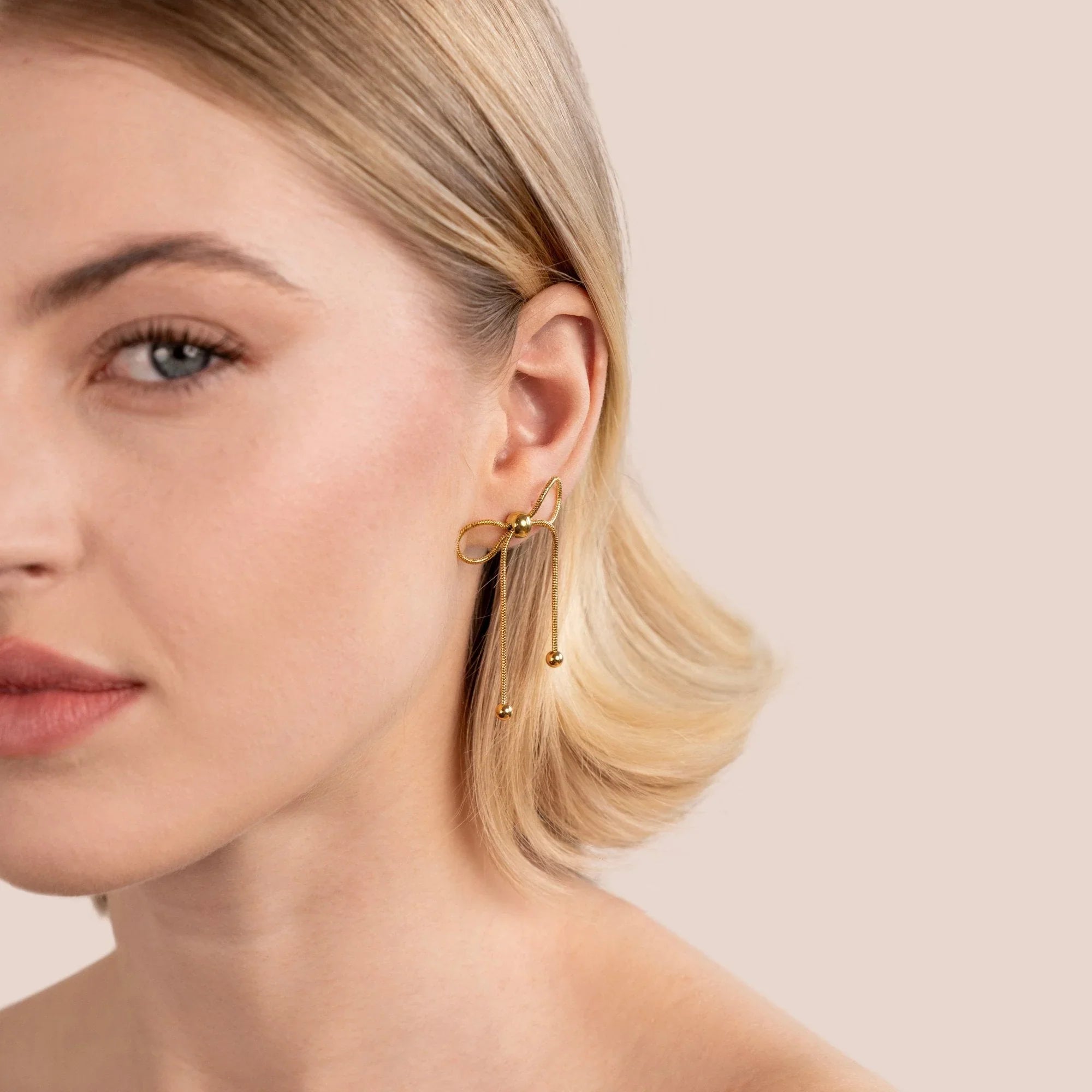 Vioraia Katie Bow Earrings