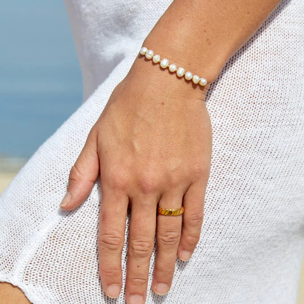 Vioraia Eva Freshwater Pearl Bracelet