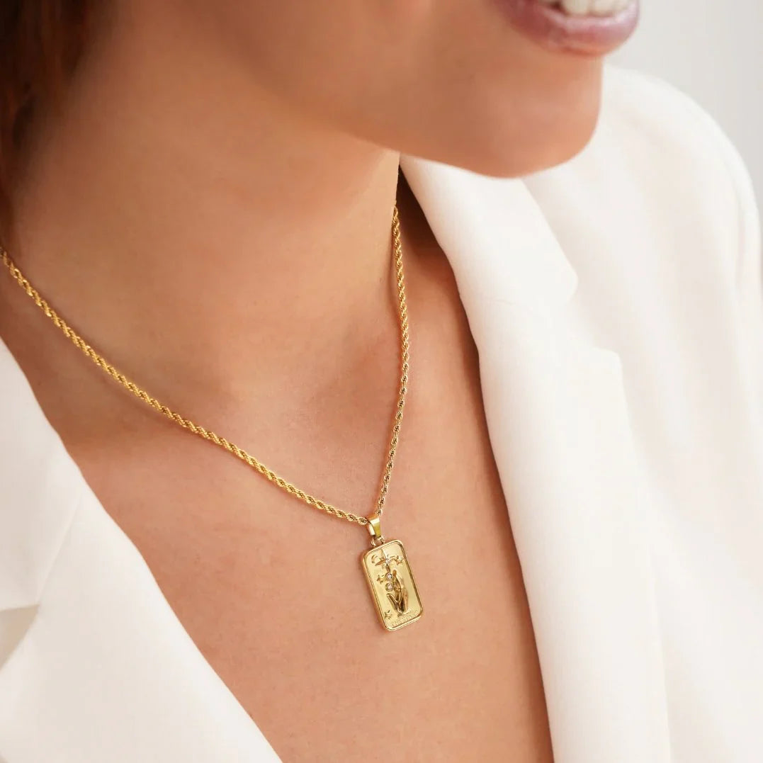 Vioraia ‘The Star’ Tarot Pendant Necklace