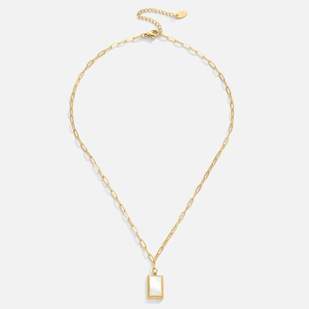 Vioraia Freya Shell Gold Necklace