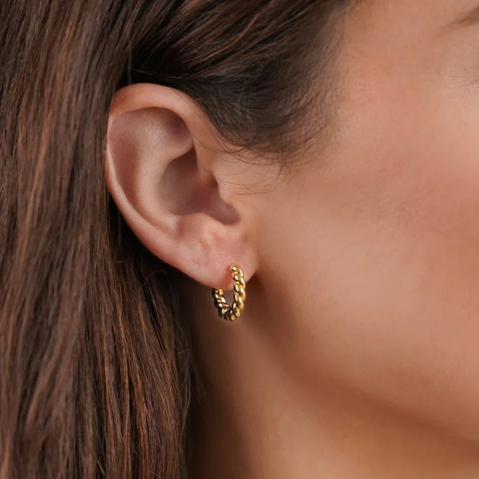 Vioraia Layla Gold Twist Earrings