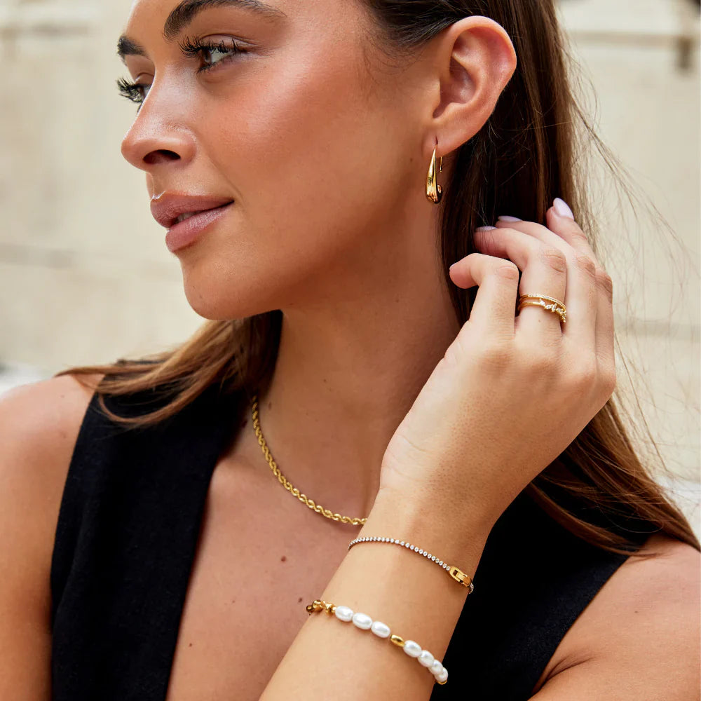 Vioraia Niyah White Crystal Gold Bracelet