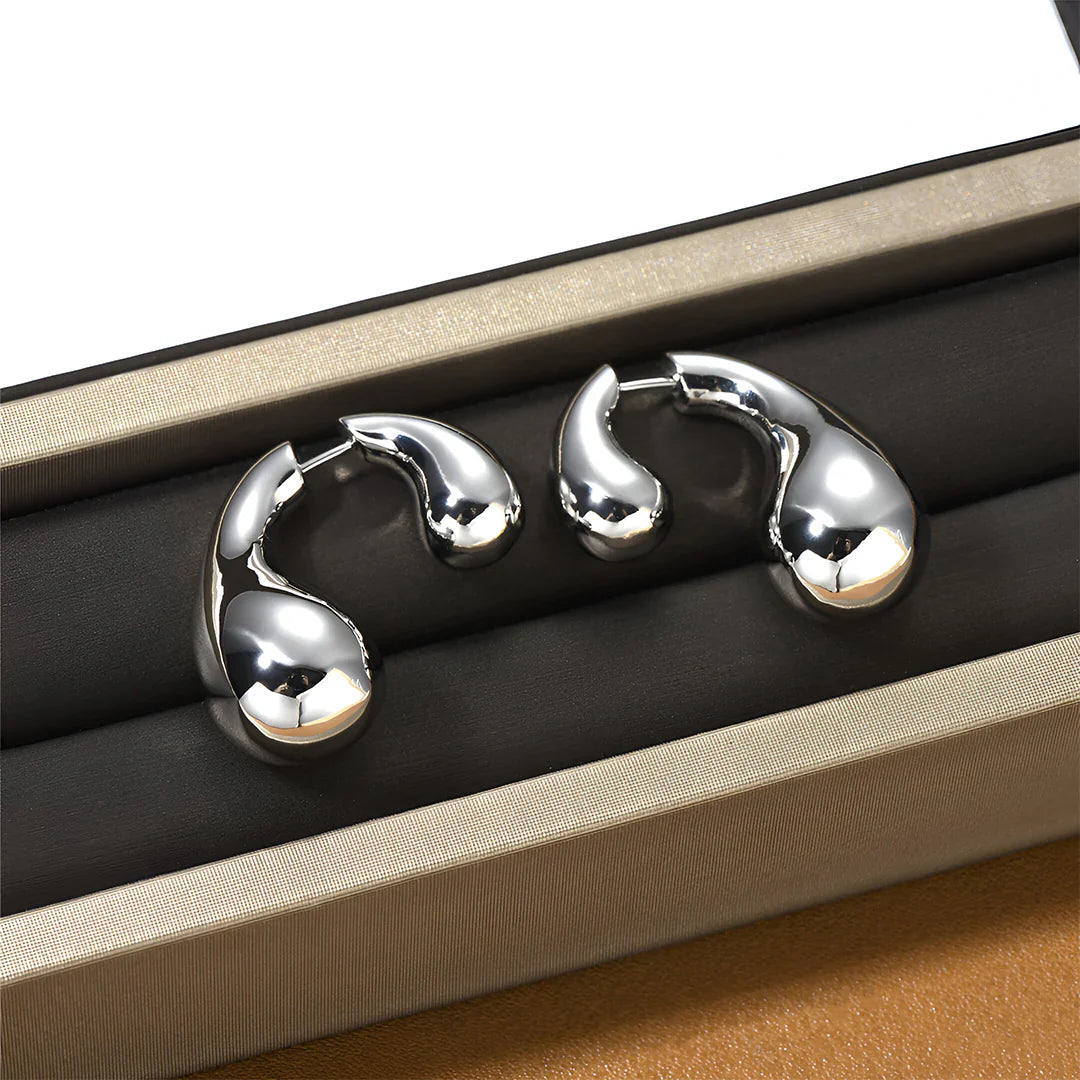 Vioraia Juliette Water Drop Earrings