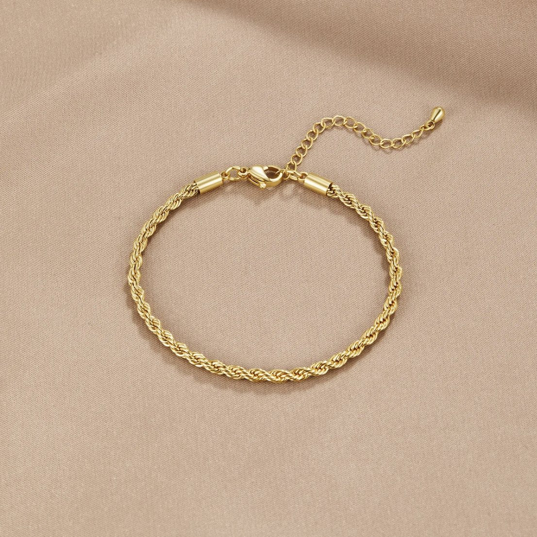 Vioraia Twisted 18K Gold Bracelet
