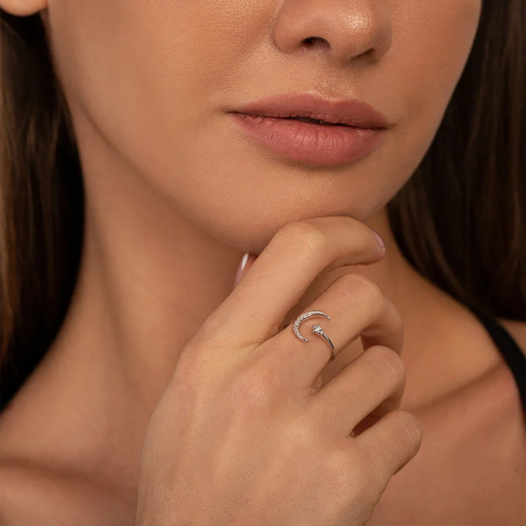 Vioraia Moon Ring