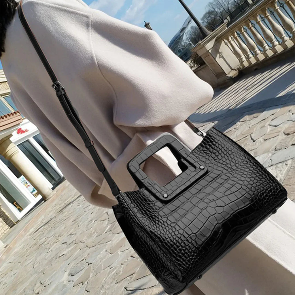 Vioraia Briella Tote Bag