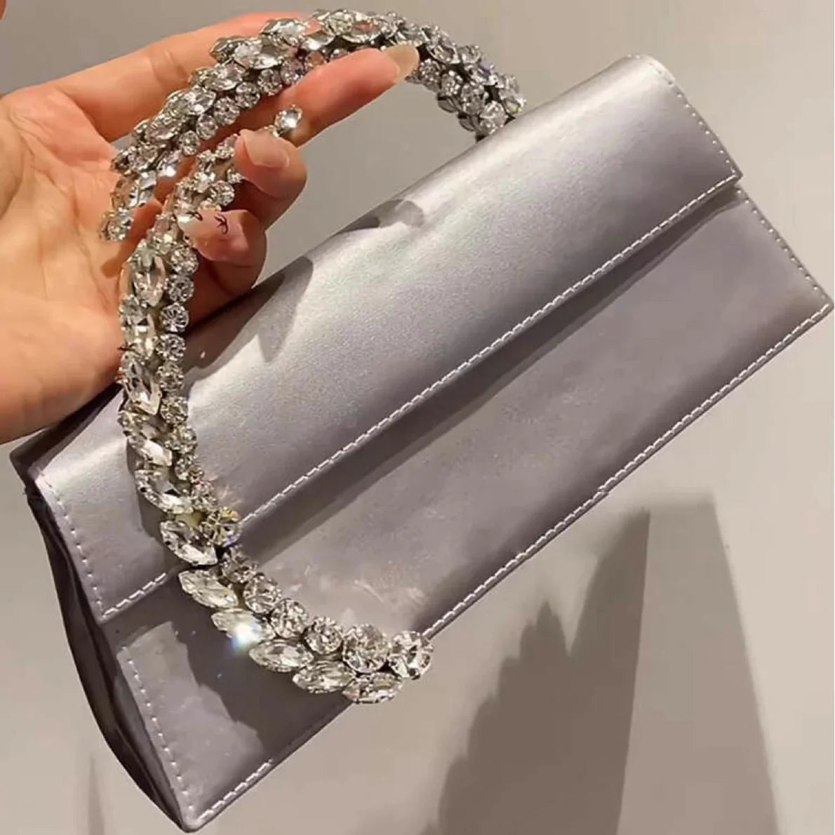 Vioraia B  Handbag