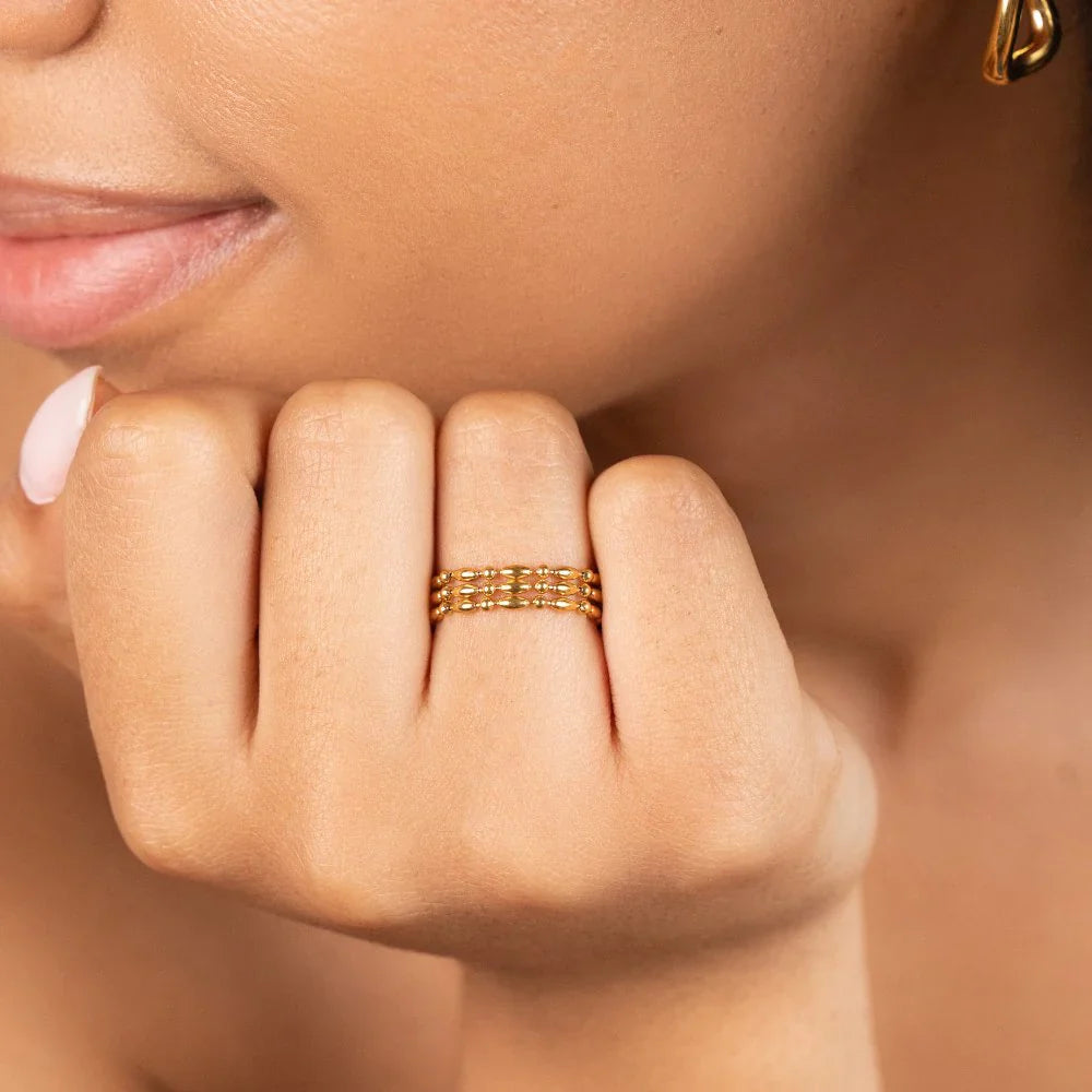 Vioraia Erina Gold Layered Chain Ring