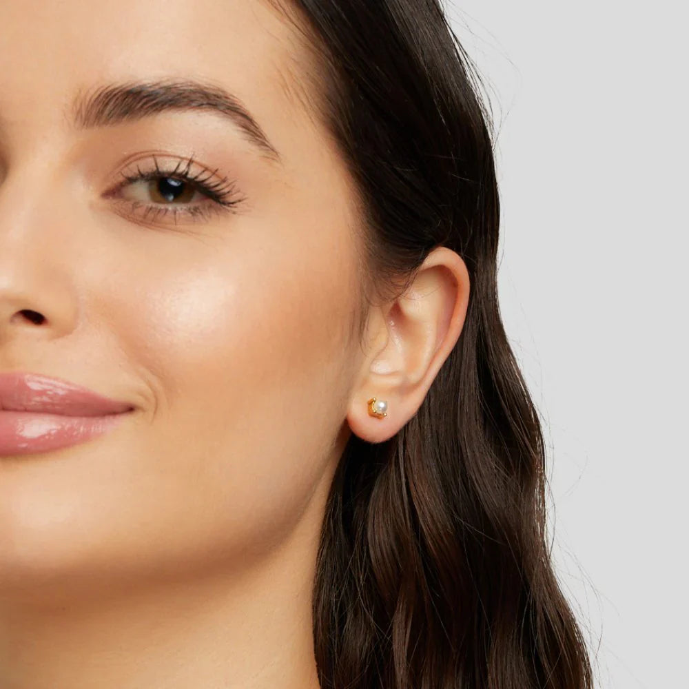 Vioraia Sofia Pearl Stud Earrings