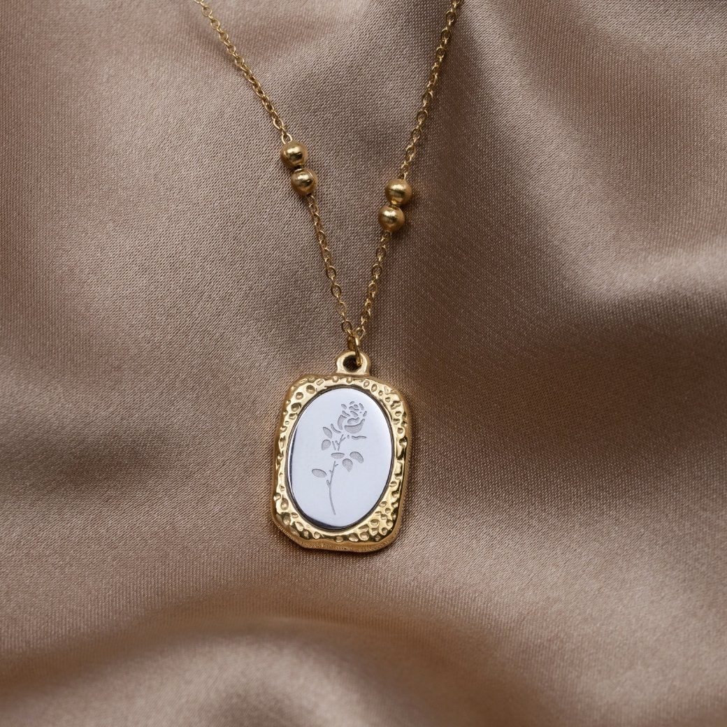 Vioraia Fragile Love' Rose Necklace