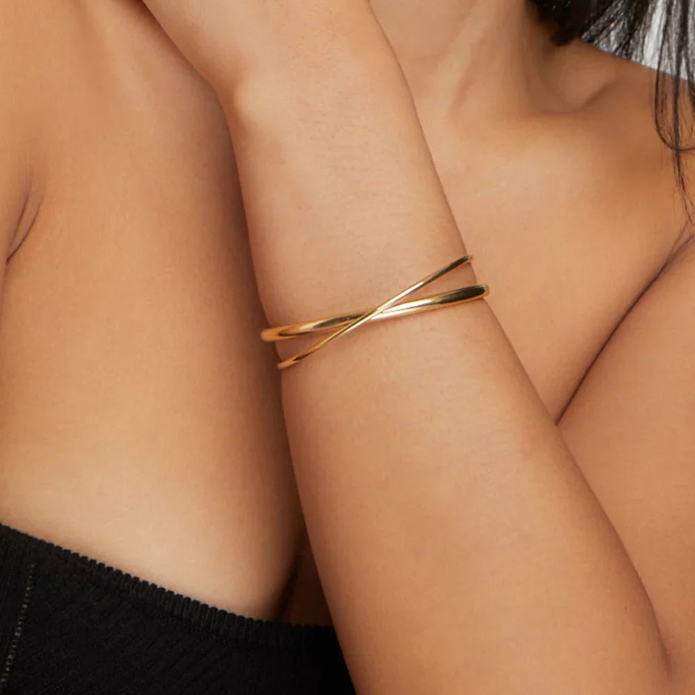 Vioraia Eva Gold Twist Bracelet