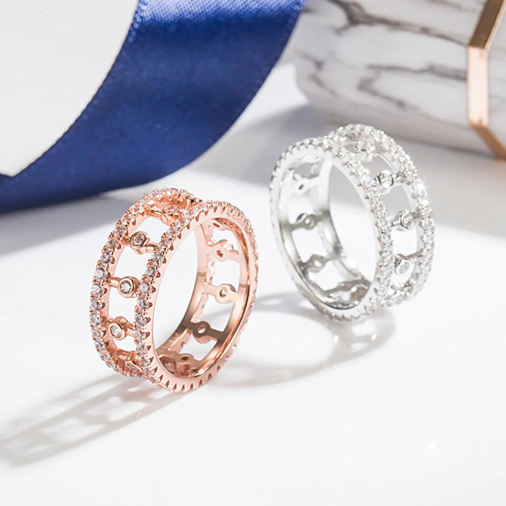 Vioraia Contemporary Ring