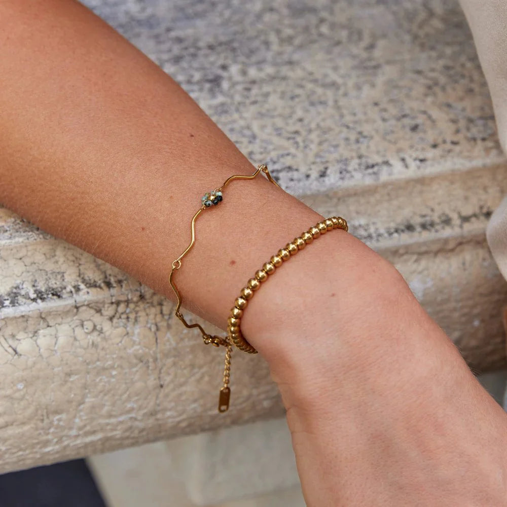 Vioraia Forest Flower Stone Gold Bracelet