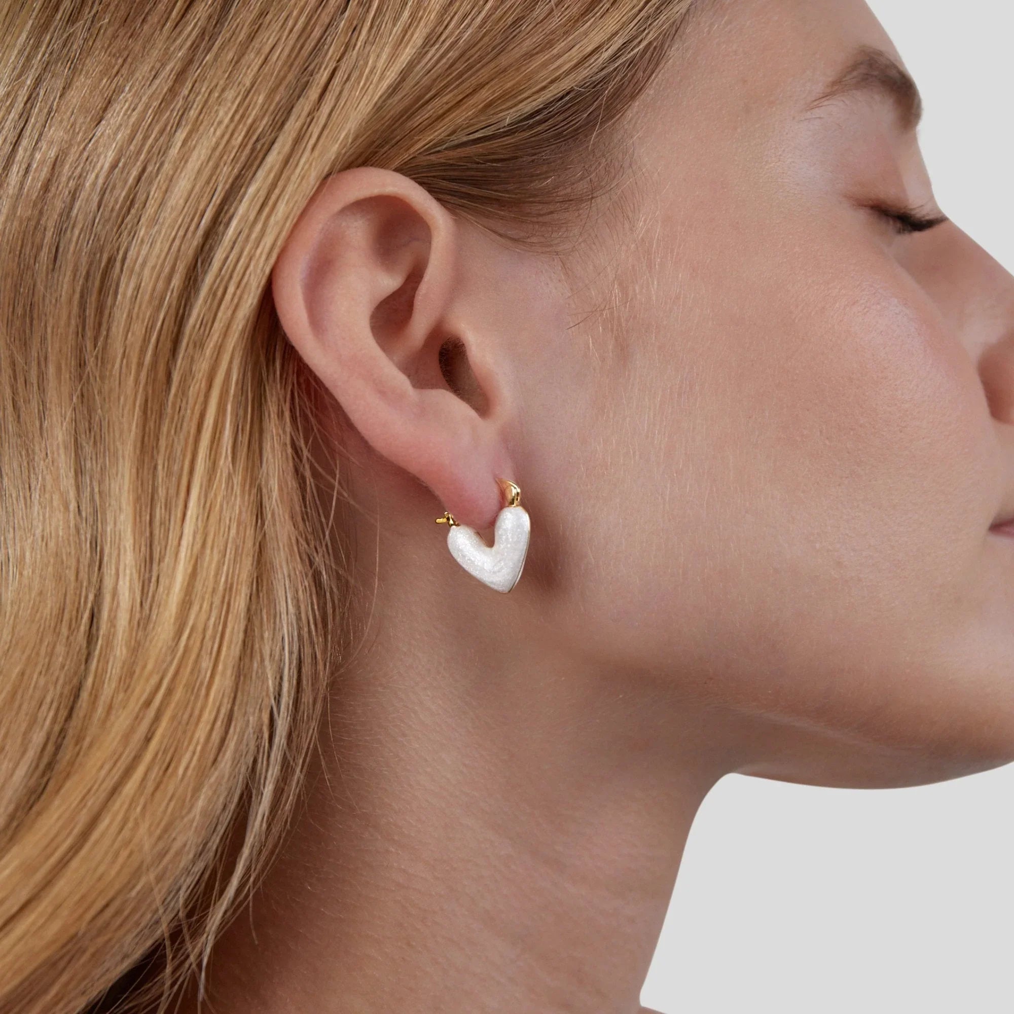 Vioraia ‘Pure Love’ Heart Earrings