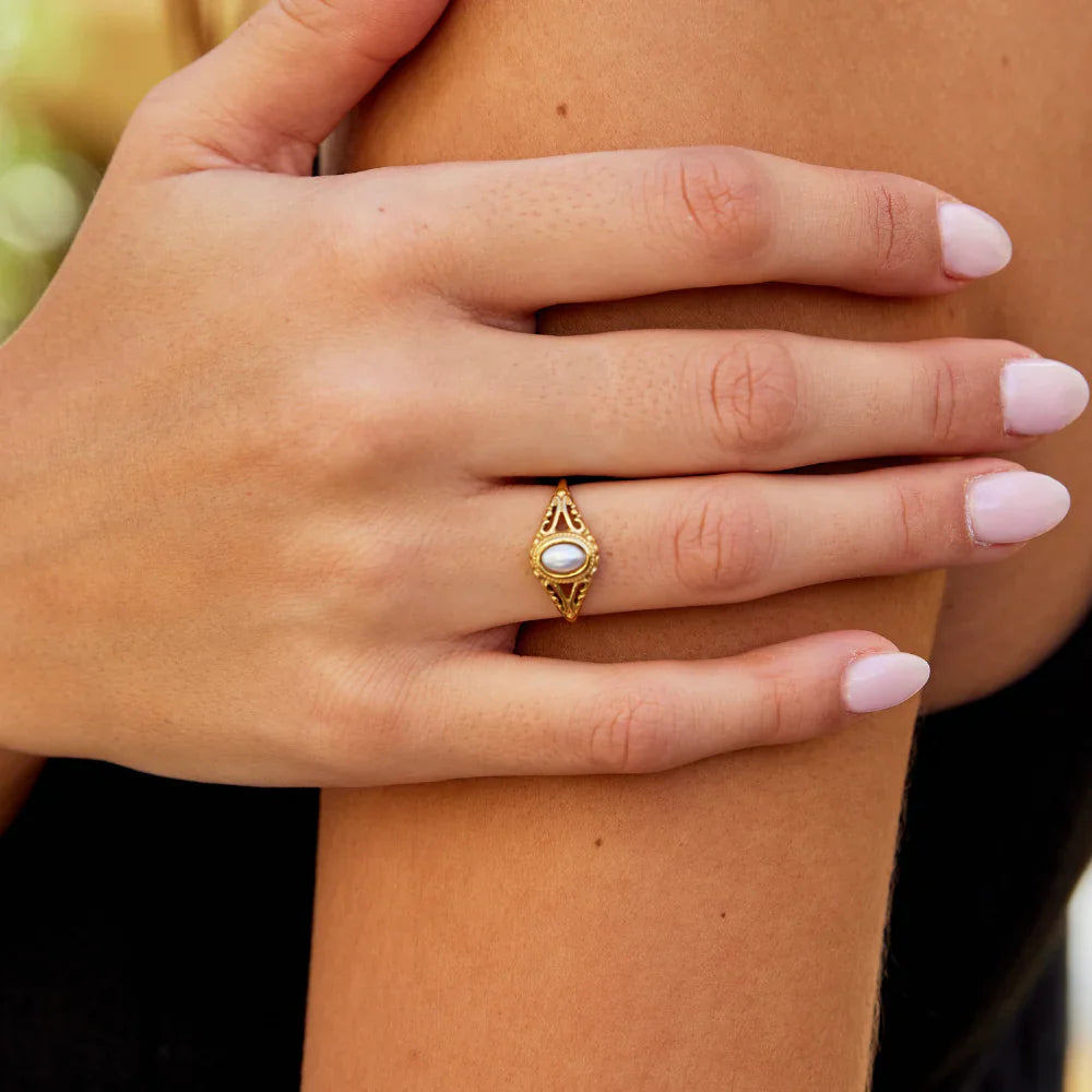 Vioraia Vintage Royal Pearl Ring