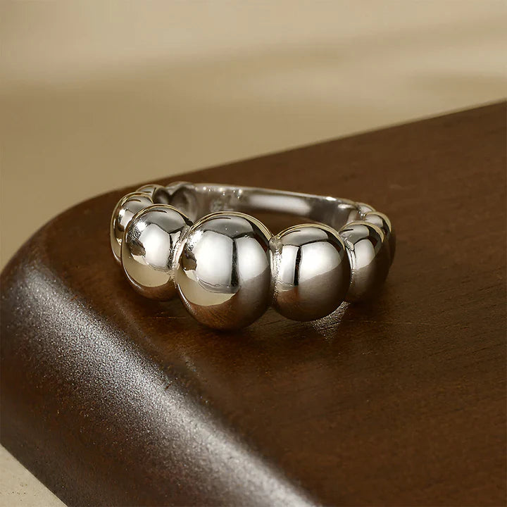 Vioraia Selene Bubble Band Ring