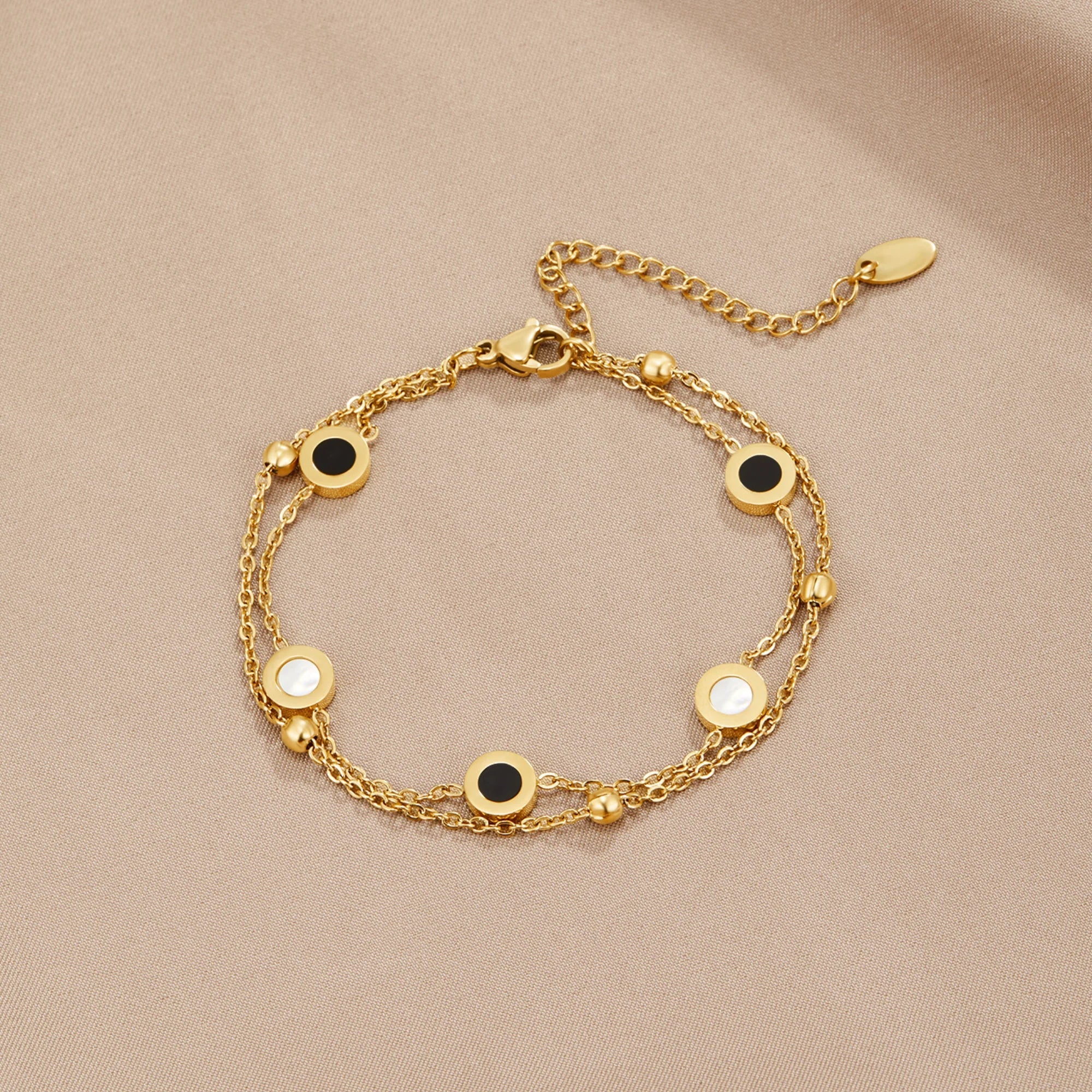 Vioraia Onyx & White Stone Bracelet