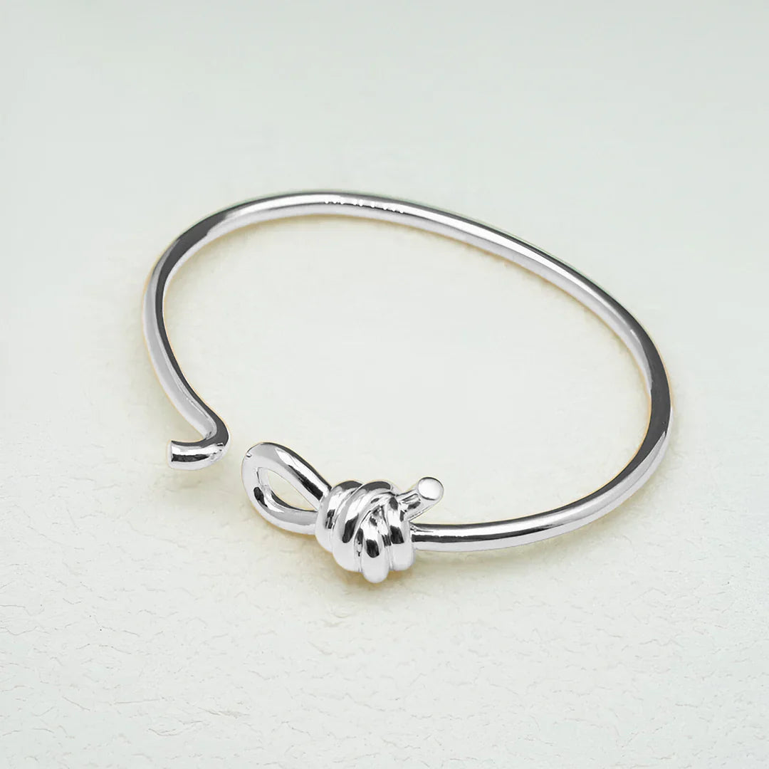 Vioraia Lina Knot Bracelet