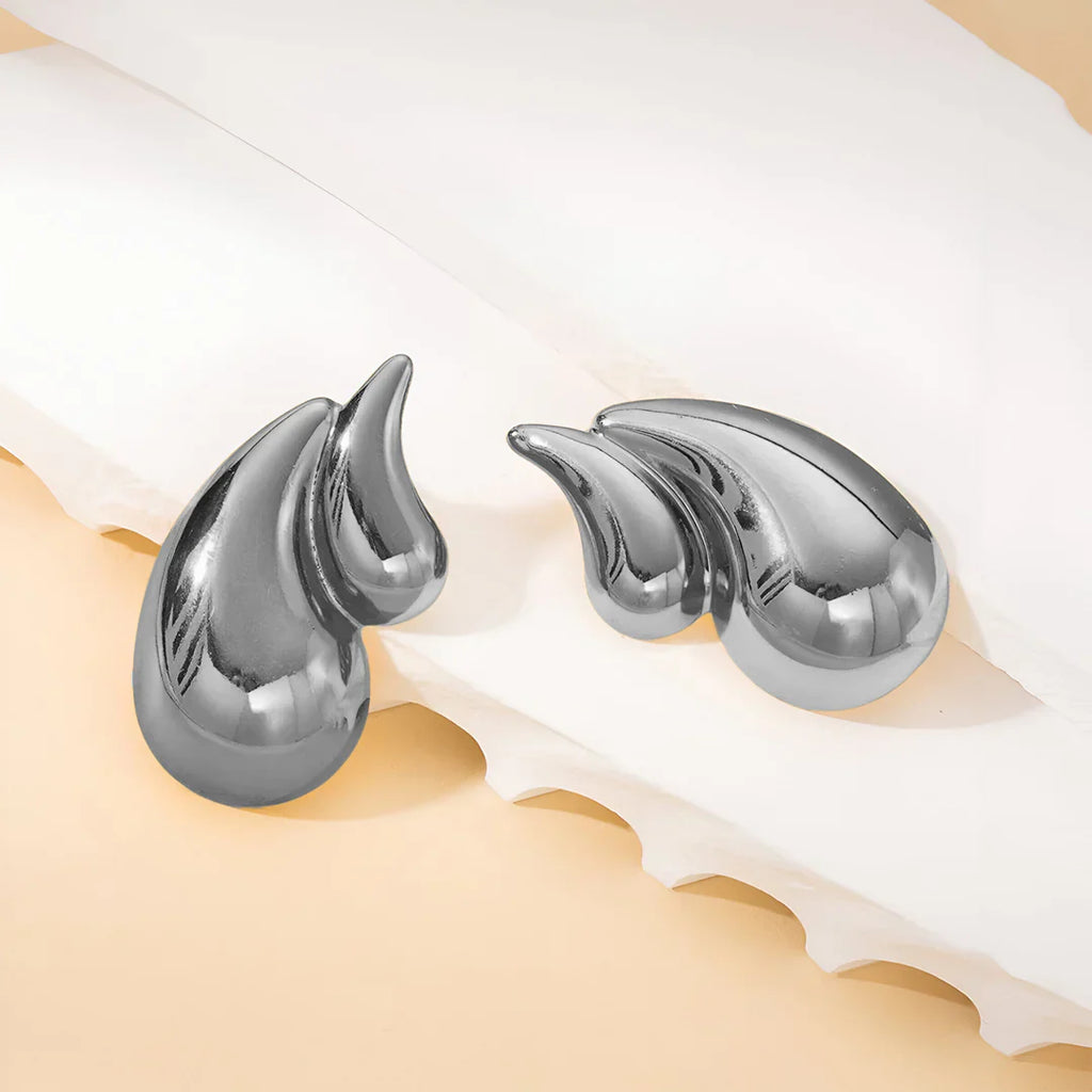 Vioraia Selena Lustrous Flow Earrings