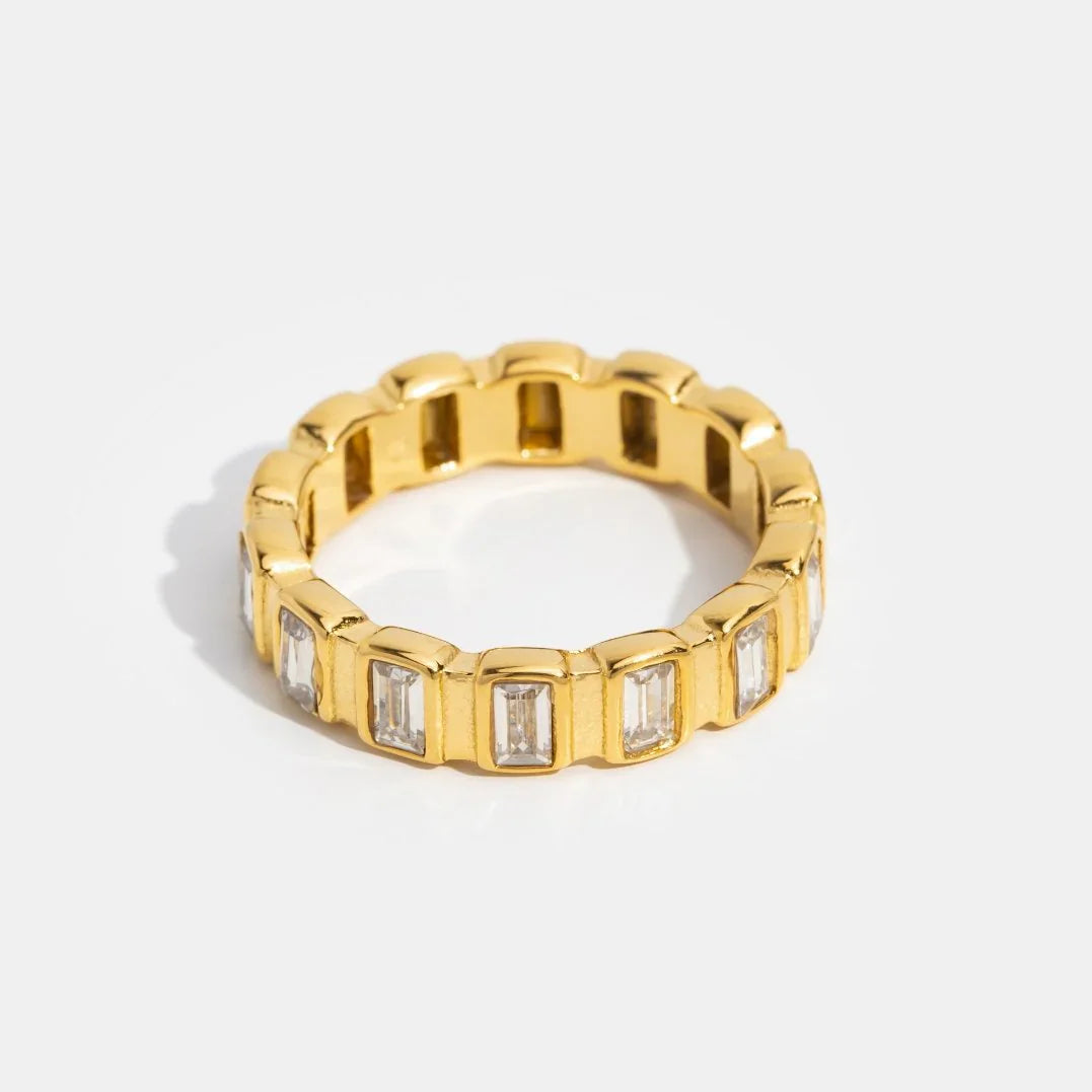 Vioraia Gigi Square Crystal Ring