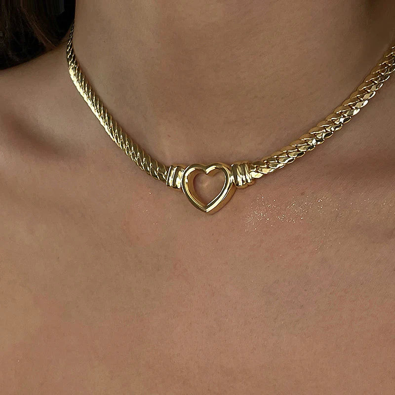 Vioraia Beverly Heart Necklace