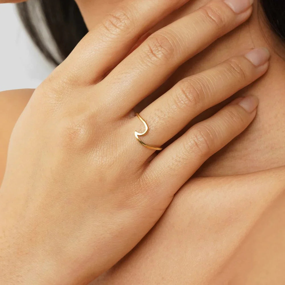 Vioraia Imari Gold Wave Ring