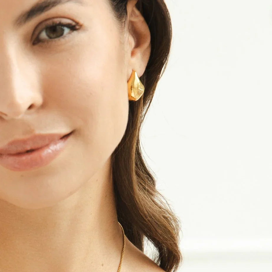 Vioraia Lana Curved Hoop Earrings