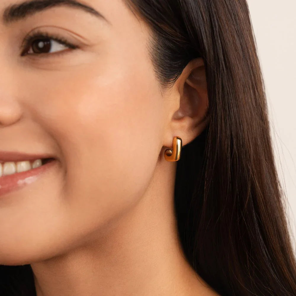 Vioraia Alice Square Hoop Gold Earrings